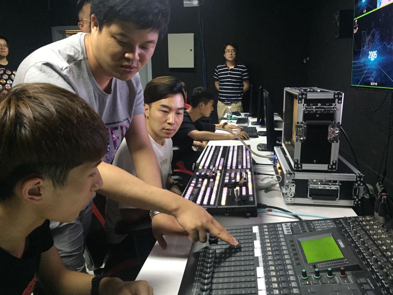 2-1P6220SQ2419.jpg